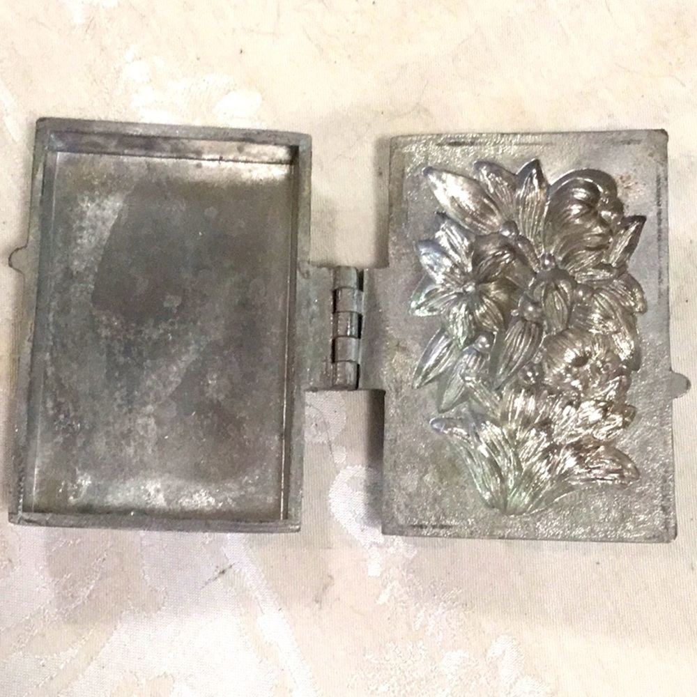 Antique Floral Metal Chocolate Mould #457 - Picture 4 of 5
